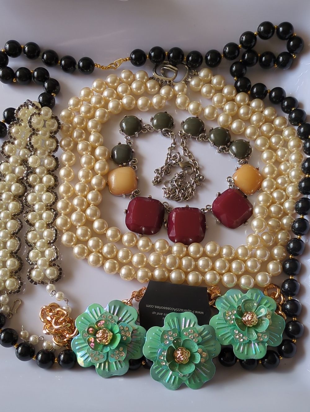 ☀️A68 Lot of 5 Women's Necklaces - Beaded and Statement Pieces